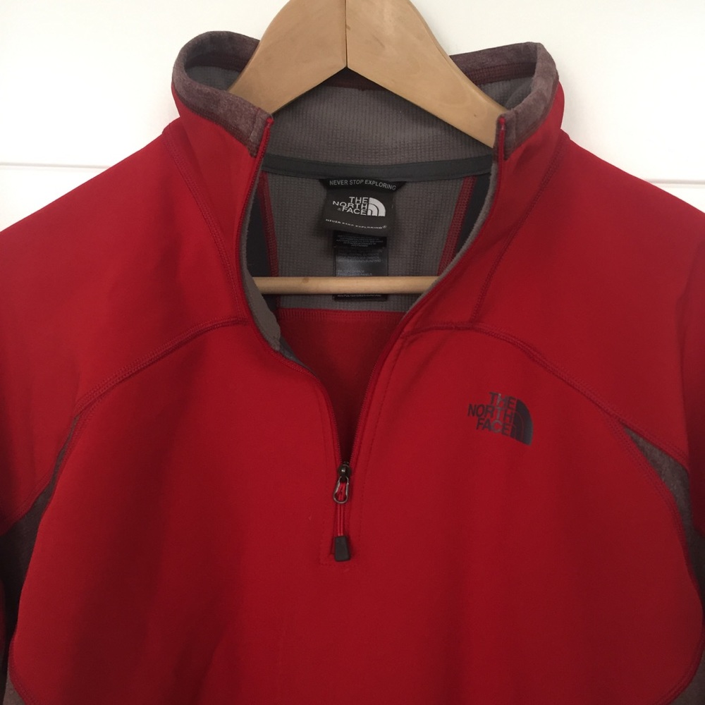 The North Face men's medium pullover
